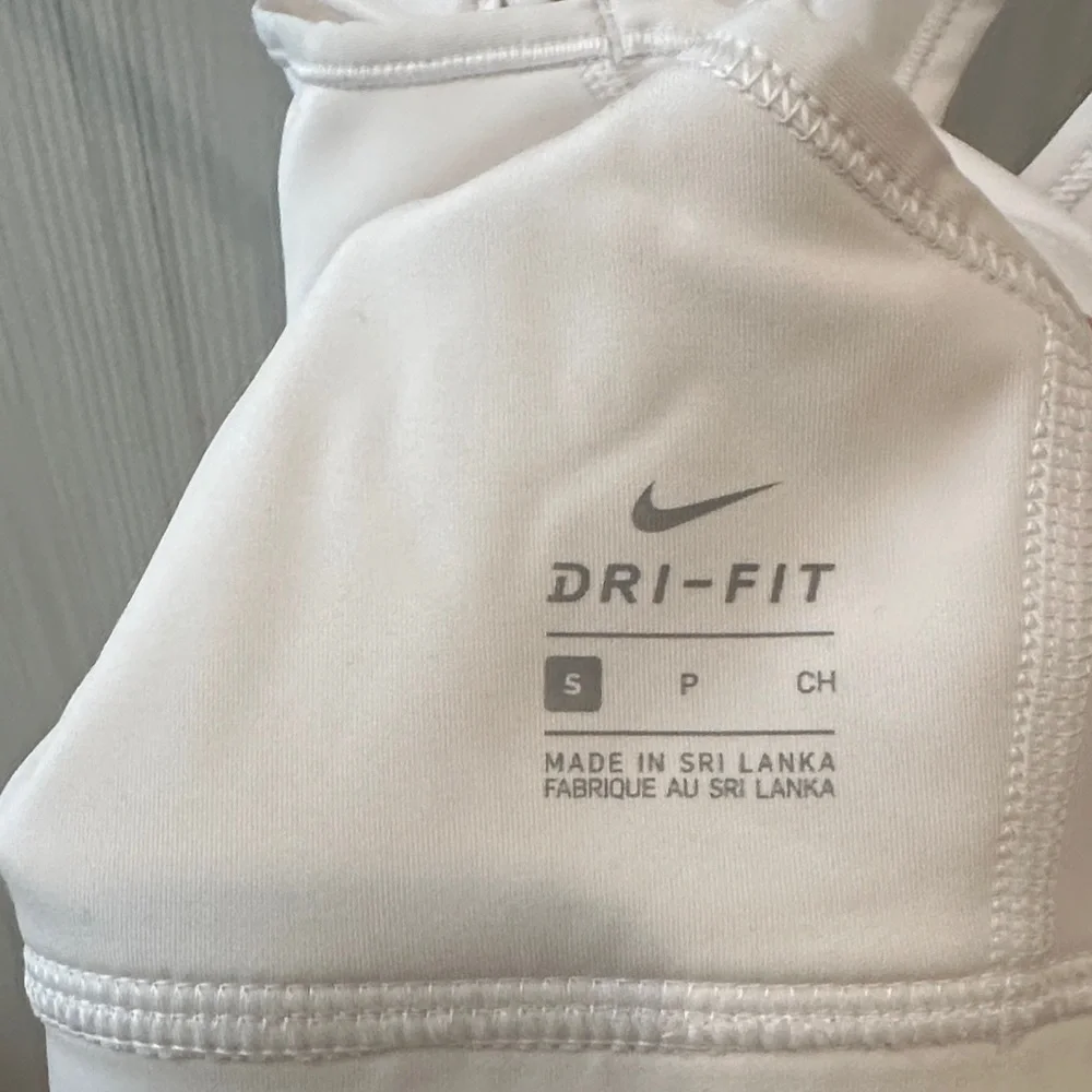 Nike Women's Dri Fit white sports bra - Picture 6 of 7